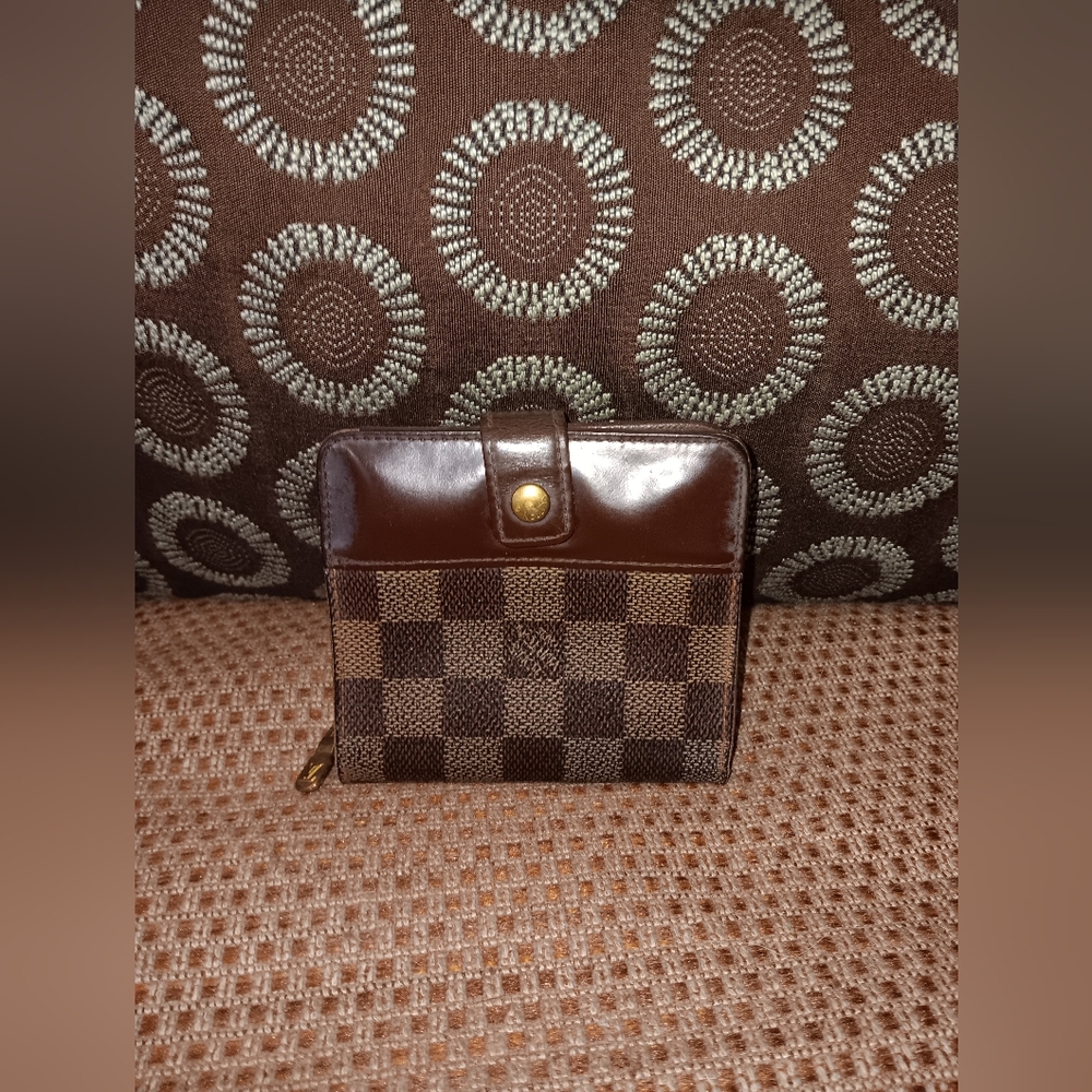 Loius Vuitton damier ebene wallet